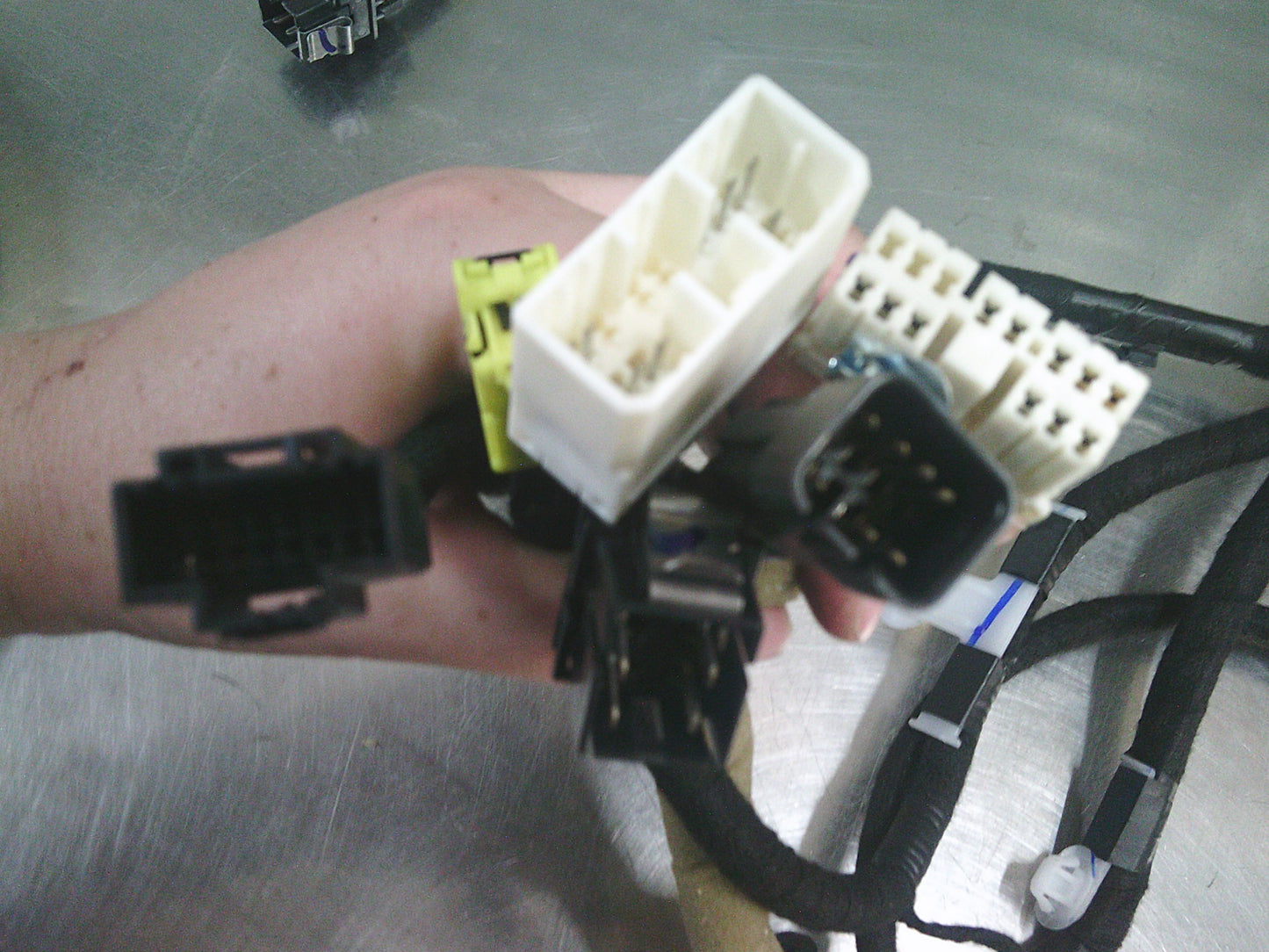 Holden RG7 Colorado/RG Trailblazer Genuine Rear Body Wiring Harness New Part .