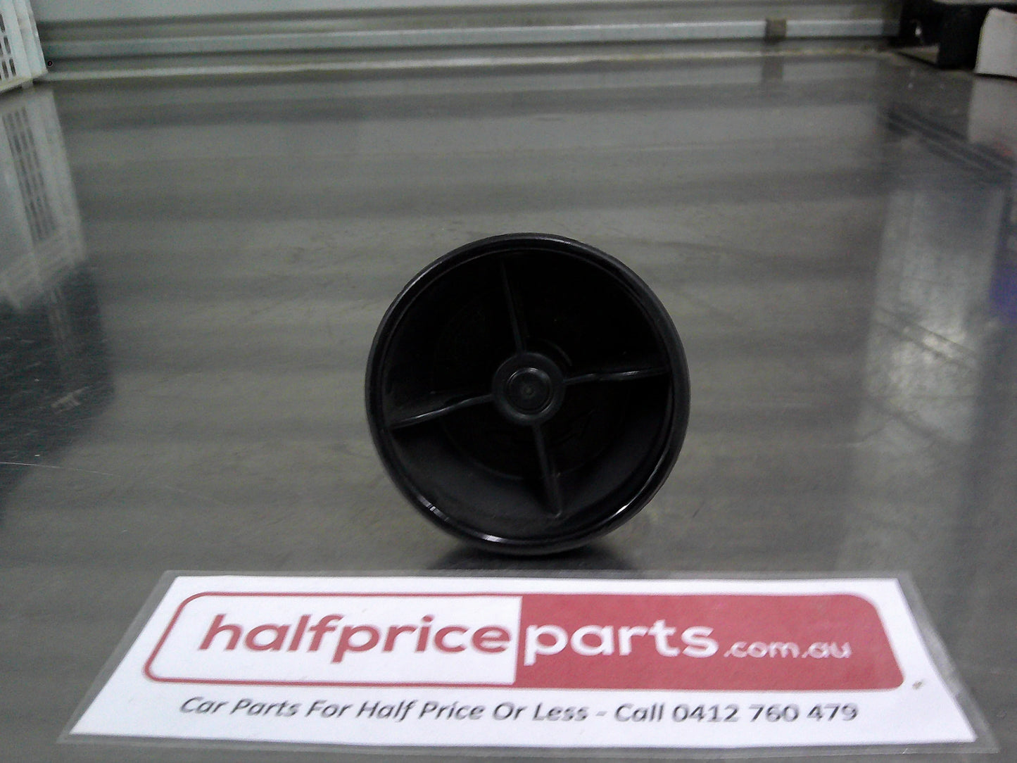 Holden VF Clubsport/GTS/GTSR/Senator/R8 Commodore Genuine Spare Wheel Retainer New Part