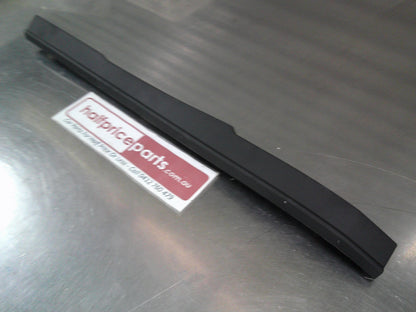 Holden CG7 Captiva Genuine Left Hand Front Lower Bar Lip Mould New Part