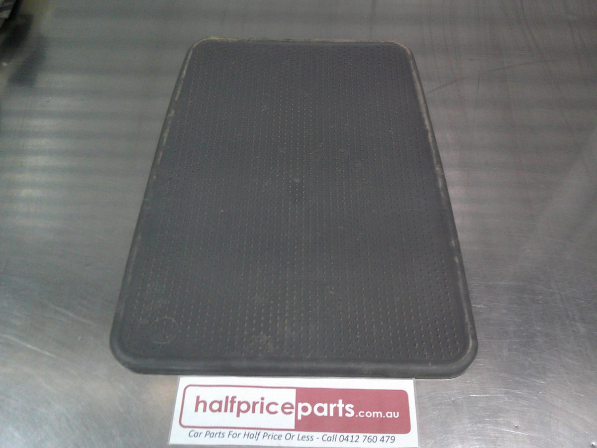 Truck Mate Universal Heavy Duty Rubber Mat Non Slip Small Lip Easy To Clean New Part