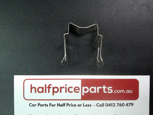 Holden VT/VX Commodore/Calais/Caprice/Statesman/Monaro Genuine Pretensioner Clip New Part