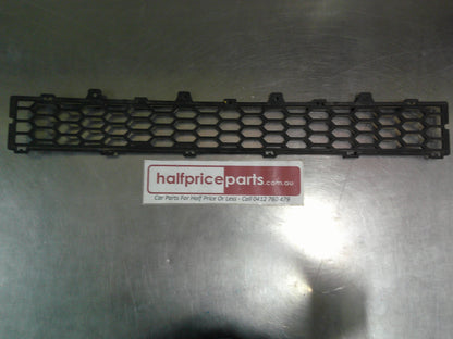 Holden CG Captiva Genuine Front Lower Bumper Grille VGC Used Part