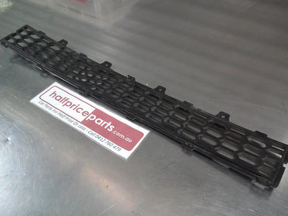 Holden CG Captiva Genuine Front Lower Bumper Grille VGC Used Part