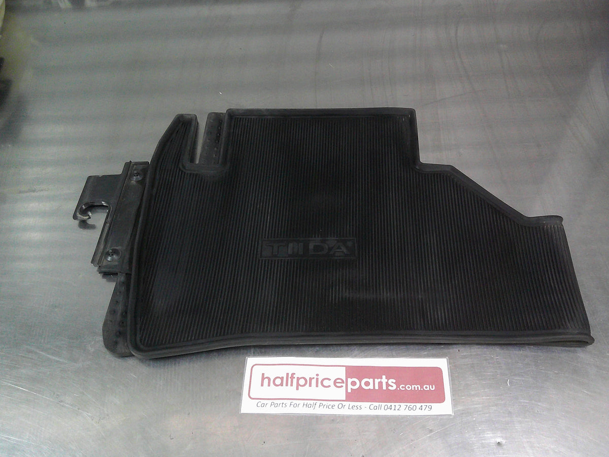 Nissan Tiida Genuine Heavy Duty 2nd Row Rubber Mat 1 Piece New Part