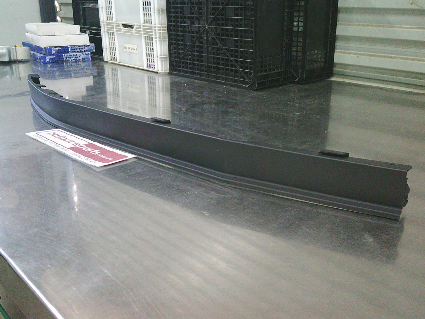 Holden CG Series II Captiva Genuine Front Right Hand Bumper Fascia Air Deflector New Part