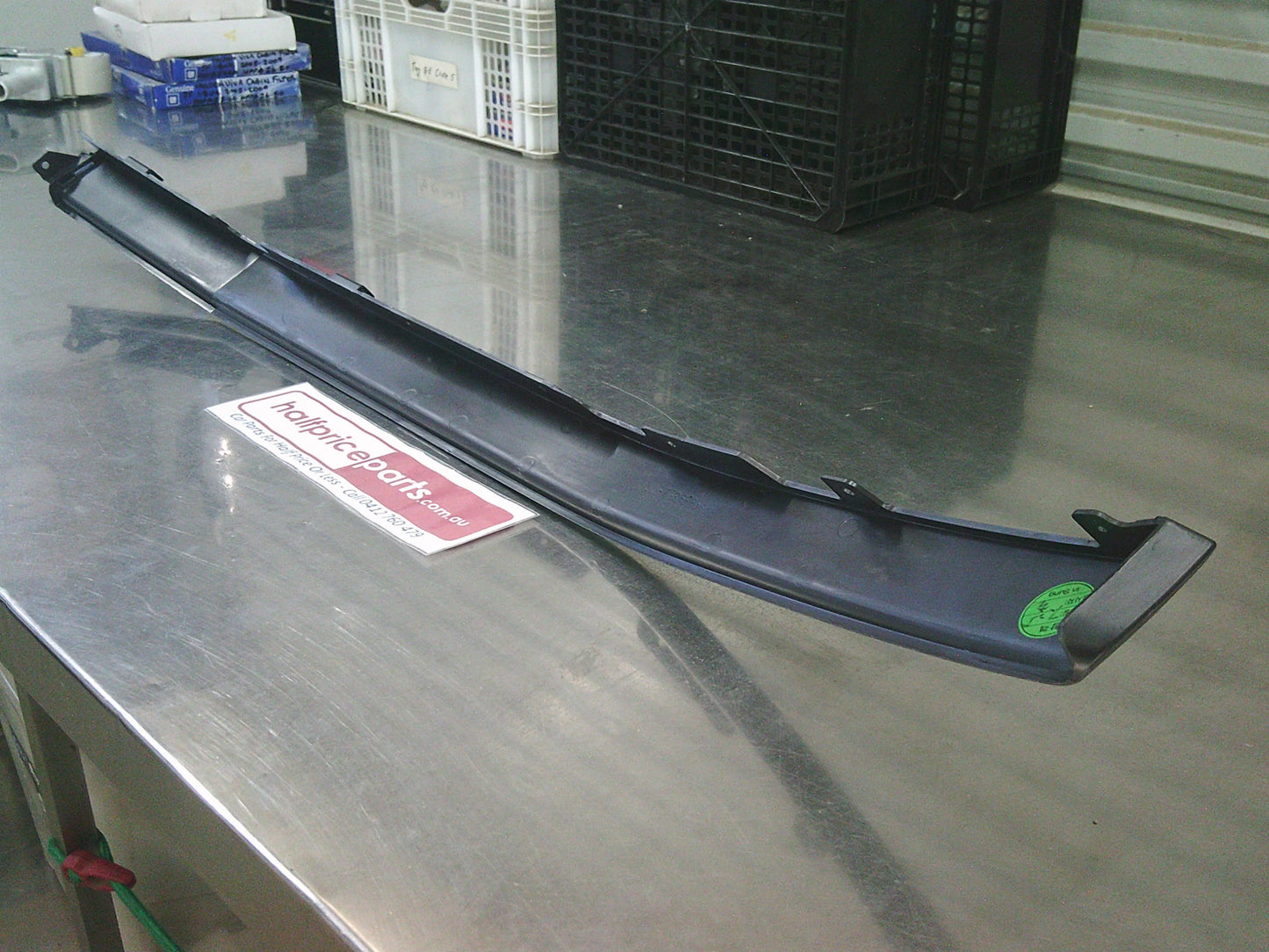 Holden CG Series II Captiva Genuine Front Right Hand Bumper Fascia Air Deflector New Part