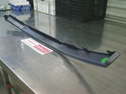 Holden CG Series II Captiva Genuine Front Right Hand Bumper Fascia Air Deflector New Part