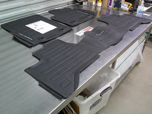 Toyota Landcruiser 300 Series GX/GXL/VX/Sahara/GR-S Genuine Rubber Floor Mat Set New Part
