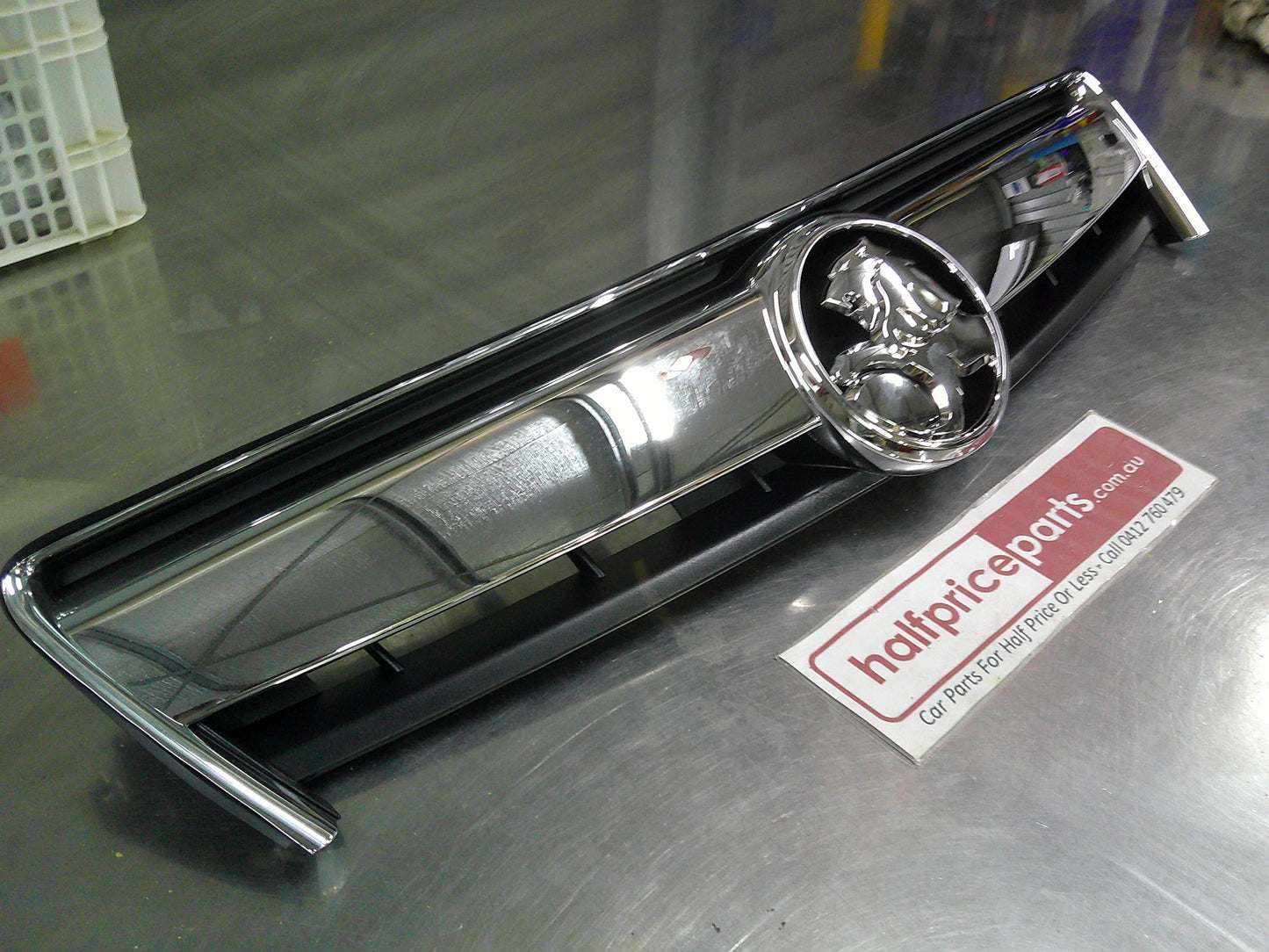 Holden CG/CG5 Genuine Upper Front Grille Chrome & Emblem New Part