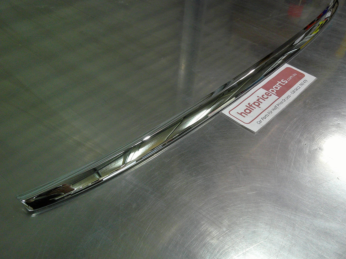 Toyota Kluger Genuine Front Bumper Moulding Chrome New Part