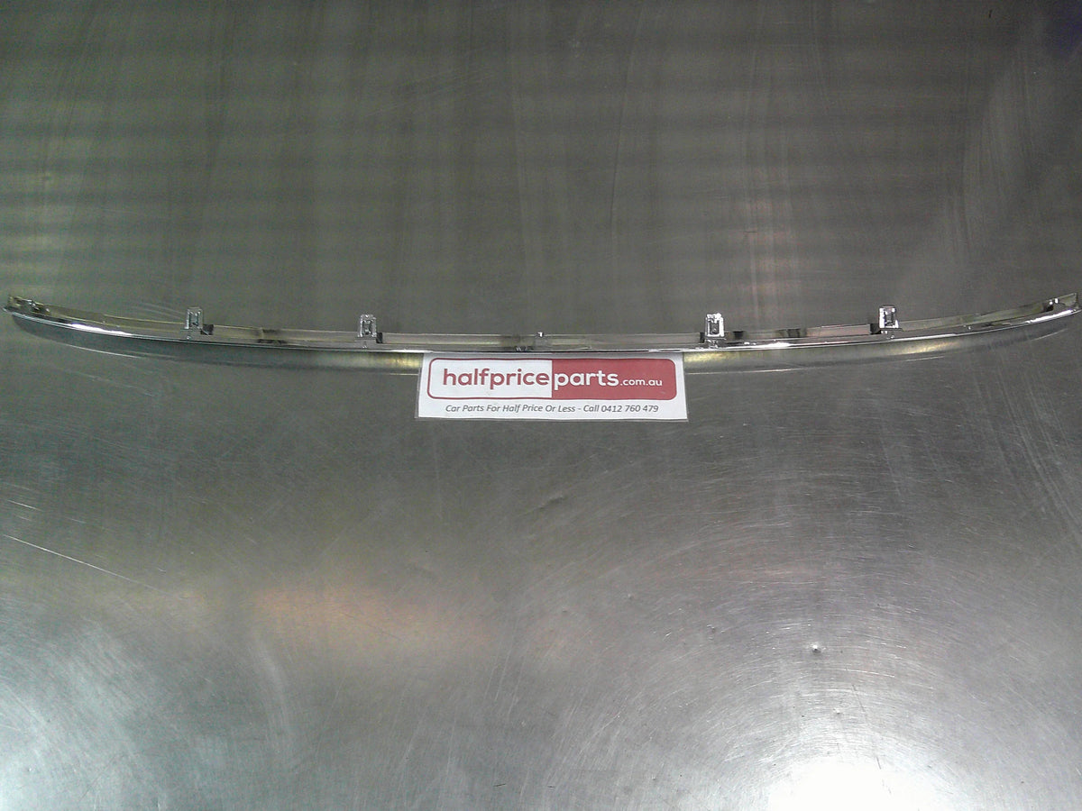 Toyota Kluger Genuine Front Bumper Moulding Chrome New Part