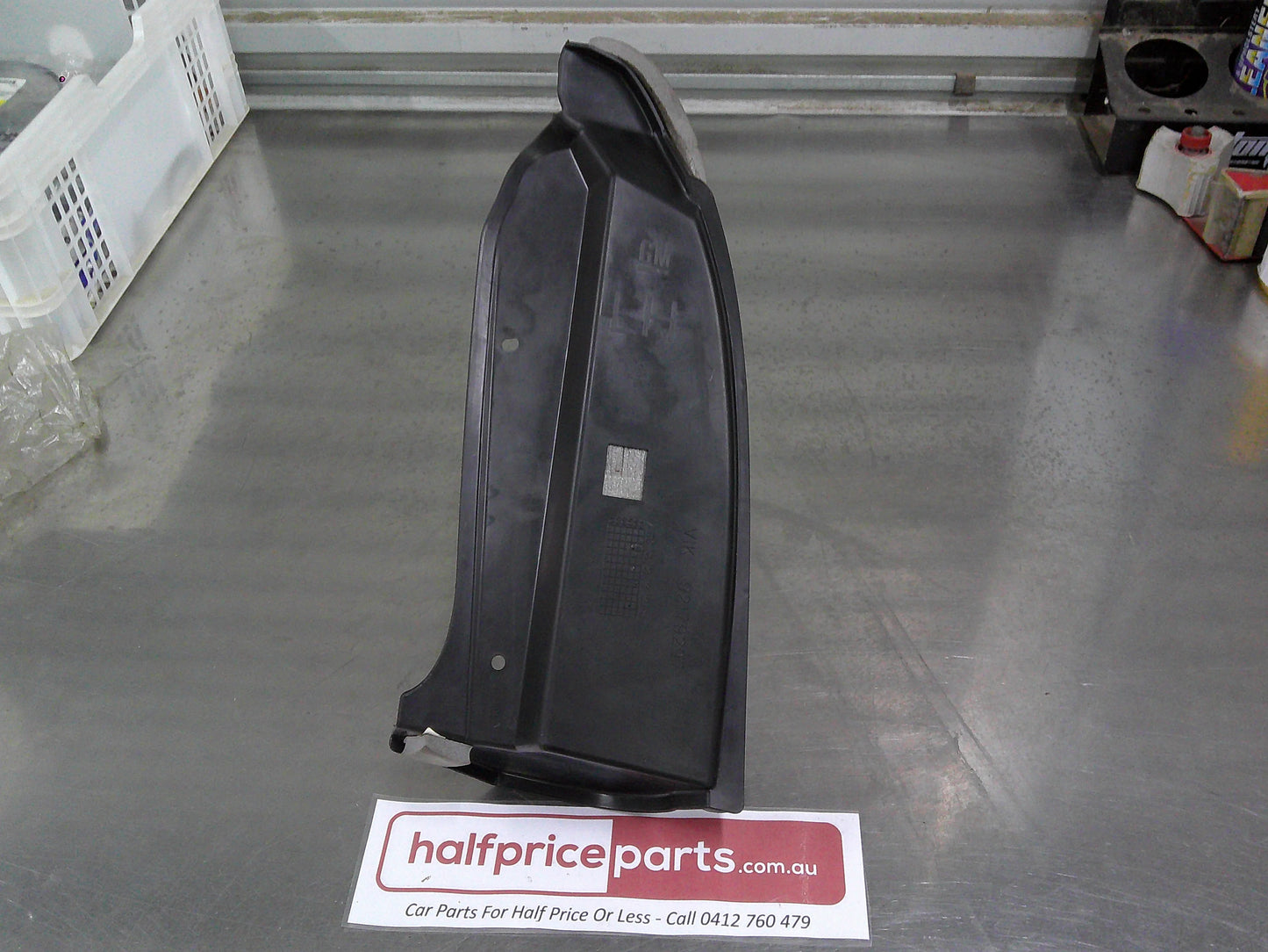 Holden VZ Commodore Ute Genuine Left Hand Rear Tail Light Housing Dust Cover New Part