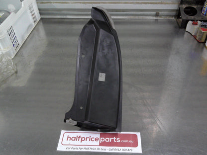 Holden VZ Commodore Ute Genuine Left Hand Rear Tail Light Housing Dust Cover New Part