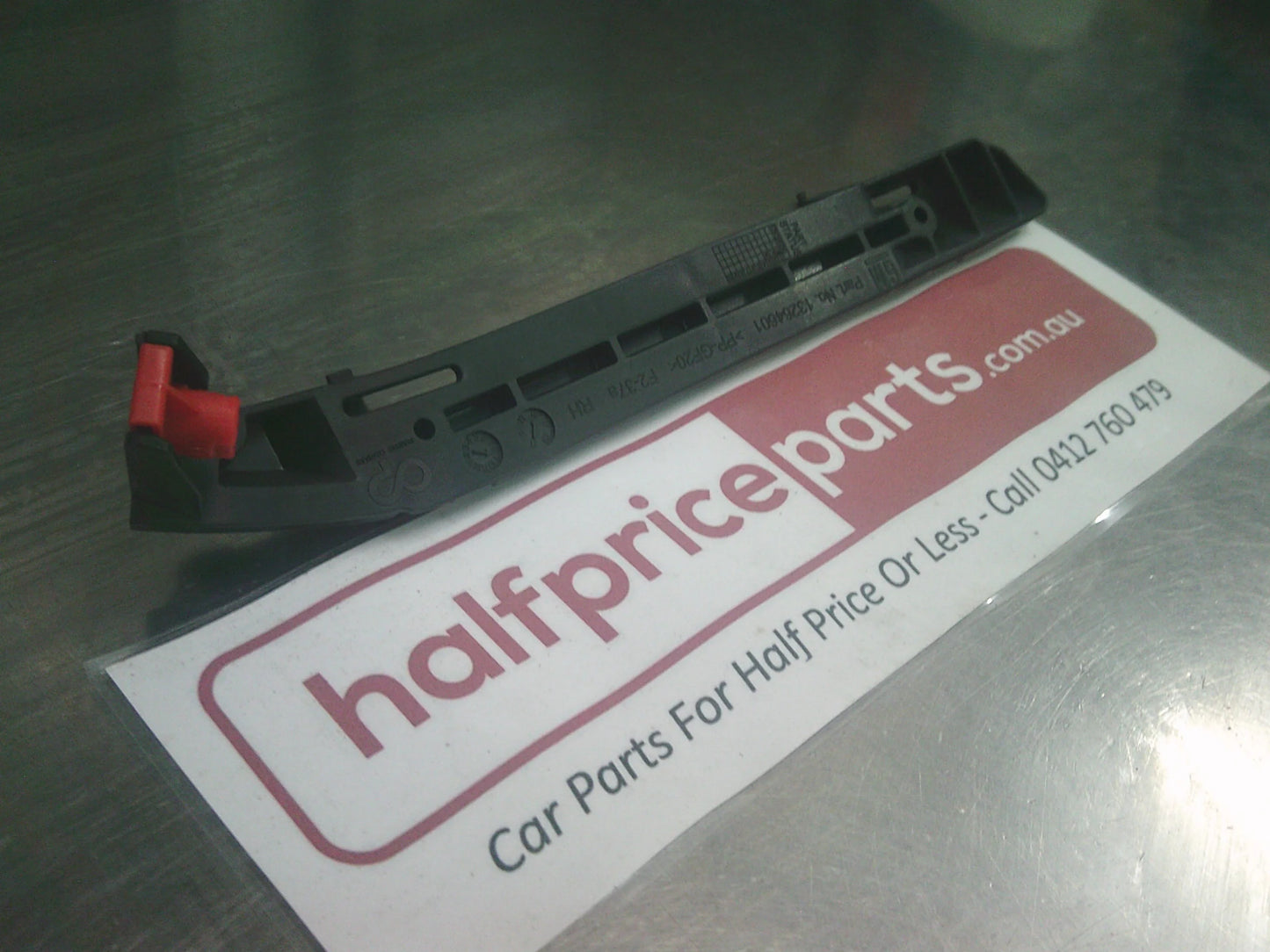 Holden AH/PJ/BK/BL Astra Genuine Right Hand Front Bumper Side Panel Bracket New Part