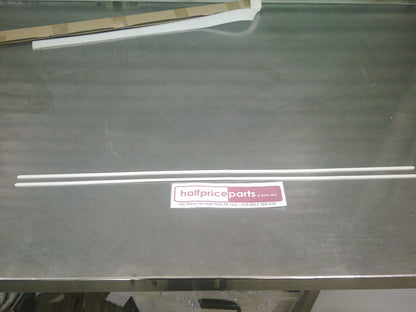 Subaru Impreza/XV Genuine Door Edge Moulding In White x2 - New Part
