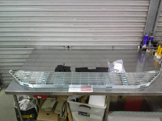 Toyota Hiacae Van Genuine Rear Step Tread (Suits Non Tow Bar Type) Complete Kit New Part.