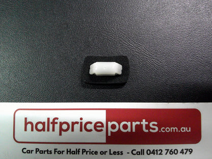Holden CG Captiva Genuine Reveal Moulding Retainer New Part