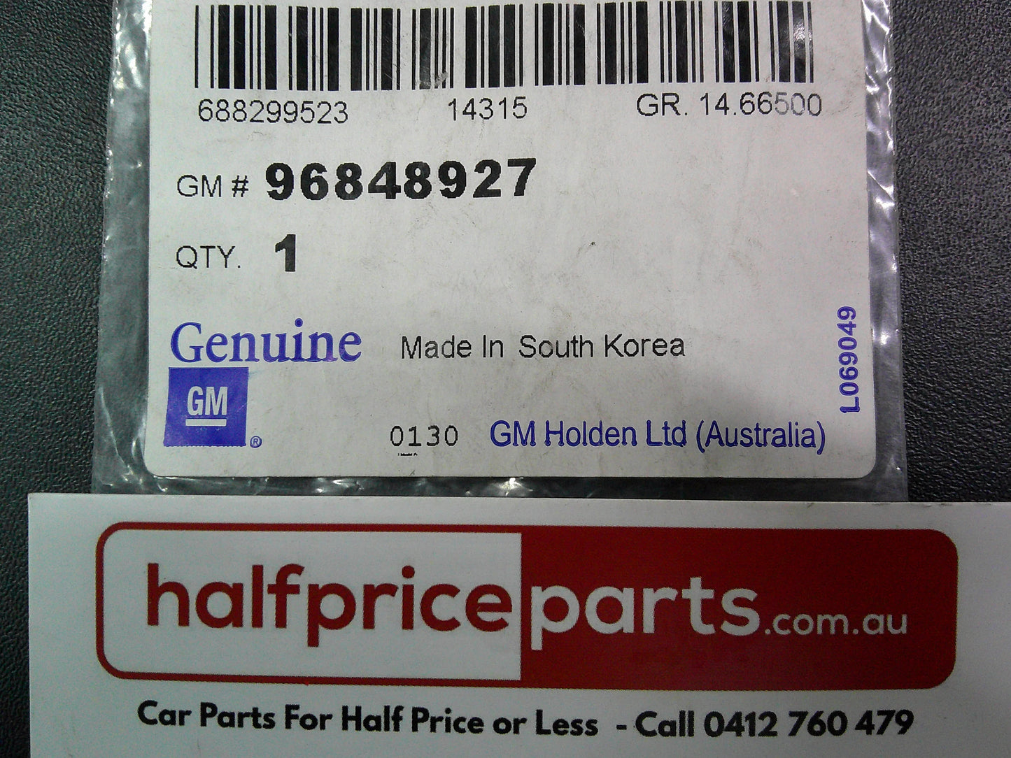 Holden CG Captiva Genuine Reveal Moulding Retainer New Part