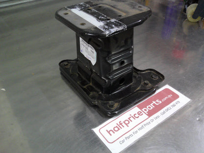 Holden CG5 Captiva Genuine Right Hand Front Bumper Bar Bracket New Part