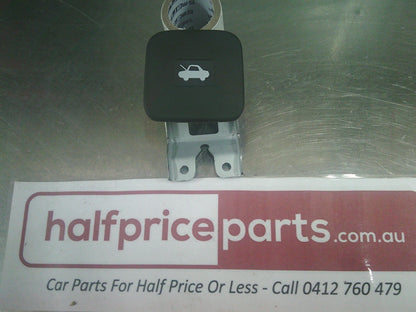 Holden CG Captiva Genuine Bonnet Release Cable Handle New Part