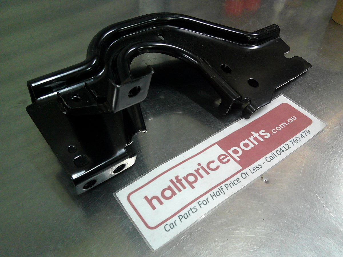 Isuzu D-Max Genuine Left Hand Side Rear Bumper Bracket New Part
