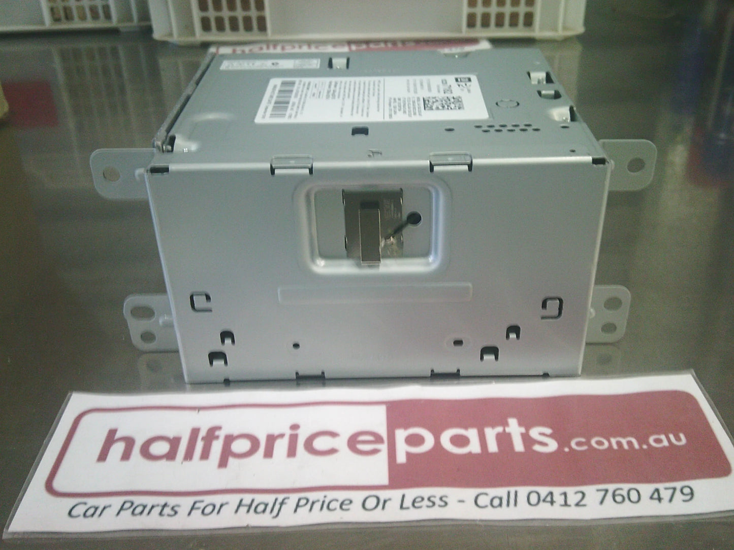 Holden VF SS/Calais/Evoke Commodore Genuine Stereo Module AM/FM Radio/CD/SAT NAV New Part
