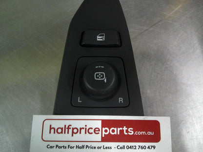 Holden CG5 Captiva Genuine Right Hand Front Power Window Master Switch Mirrors And Door Lock New Part
