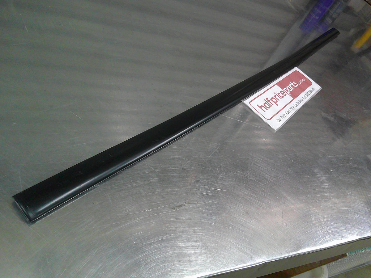 Toyota Camry Sedan Genuine Right Hand Front Door Outer Moulding New Part