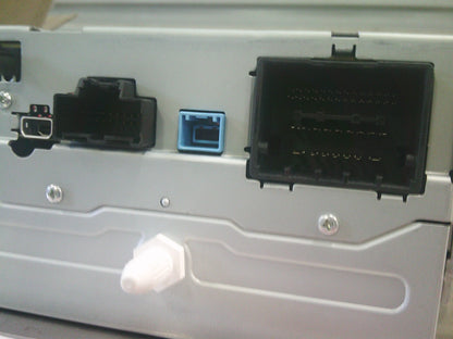 Holden VF SS/Calais/Evoke Commodore Genuine Stereo Module AM/FM Radio/CD/SAT NAV New Part