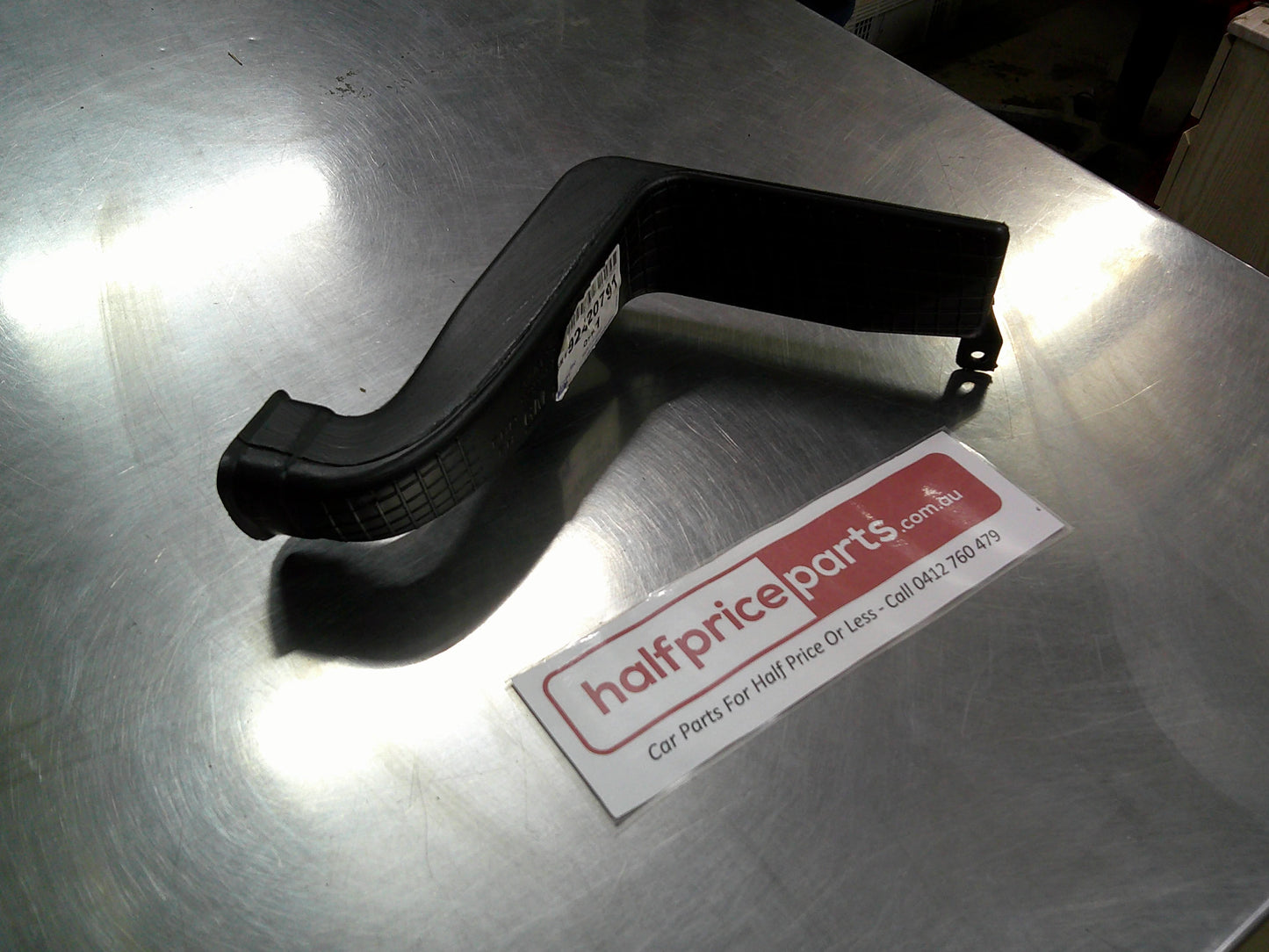 Holden VF Commodore/WN Caprice Genuine Right Hand Plastic Air Duct Vent Tube New Part
