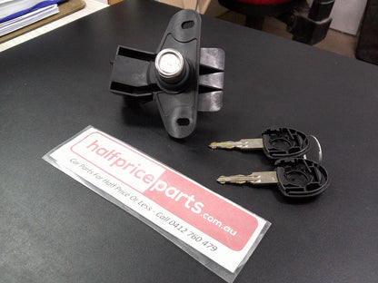 Holden Astra G Genuine Tailgate Cylinder Lock Set New Part
