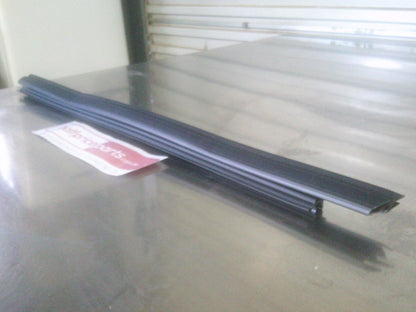 Toyota Rav4 Genuine Left Front Weatherstrip New Part