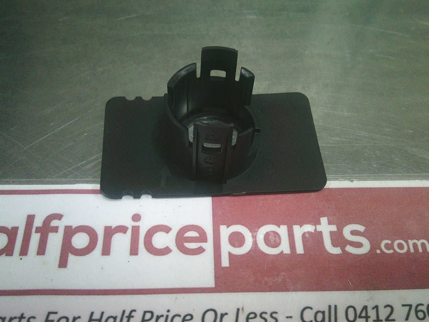 Holden Equinox Genuine Right Hand Front Park Assist Bracket New Part