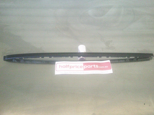 Toyota Landcruiser Prado Genuine Righthand Windscreen Moulding New Part