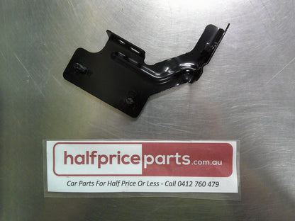 Holden TJ Trax Genuine Upper Tie Bar Bracket New Part