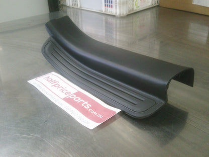 Holden CG Captiva Genuine Right Hand Rear (Drivers) Step Tread Trim New Part