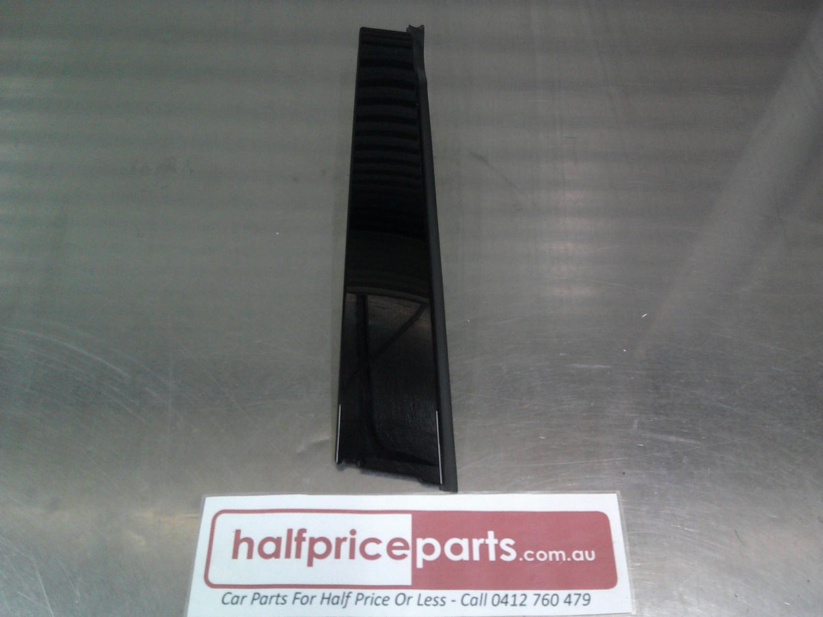 Lexus IS250/IS350/ISF/ Right Rear Door Window Frame Moulding New Part