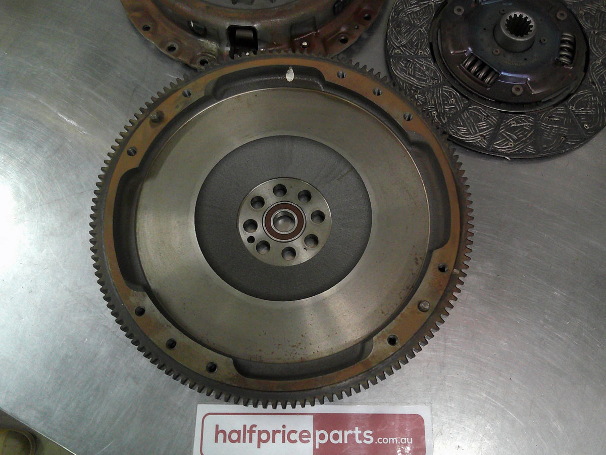 Isuzu NPR70 4.8Ltr Genuine Clutch Plate/Pressure Plate and Flywheel New Part
