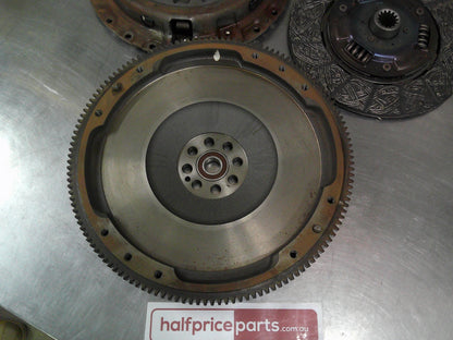 Isuzu NPR70 4.8Ltr Genuine Clutch Plate/Pressure Plate and Flywheel New Part