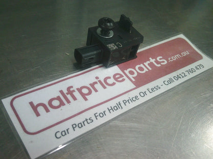 Holden RG Colorado Genuine Front End Airbag Discriminating Sensor Assembly New Part