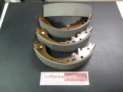 QFM Specialty Compound Rear Brake Shoe Set Suits Toyota Hiace/Commuter New Part