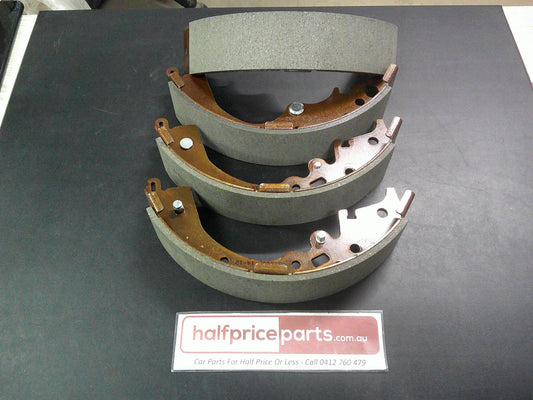 QFM Specialty Compound Rear Brake Shoe Set Suits Toyota Hiace/Commuter New Part
