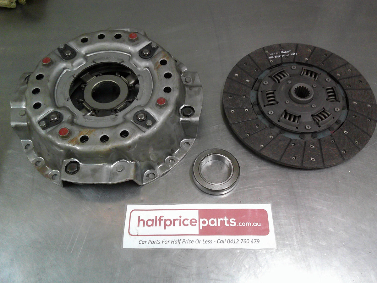 Isuzu SBR Series 12/Mitsubishi Fuso Genuine Clutch Kit With Bearing New Part