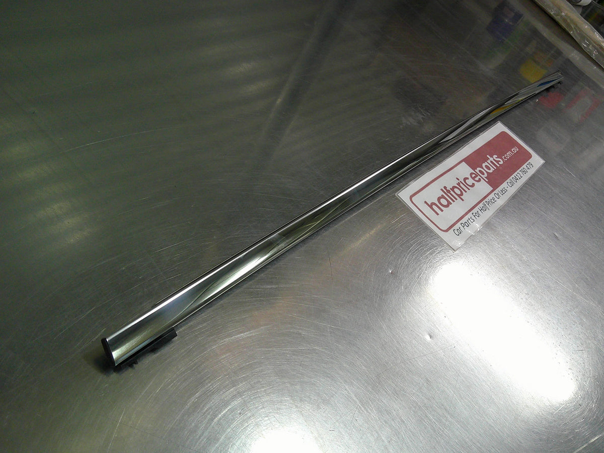 Toyota Kluger Genuine Left Hand Rear Door Upper Frame Moulding Chrome New Part
