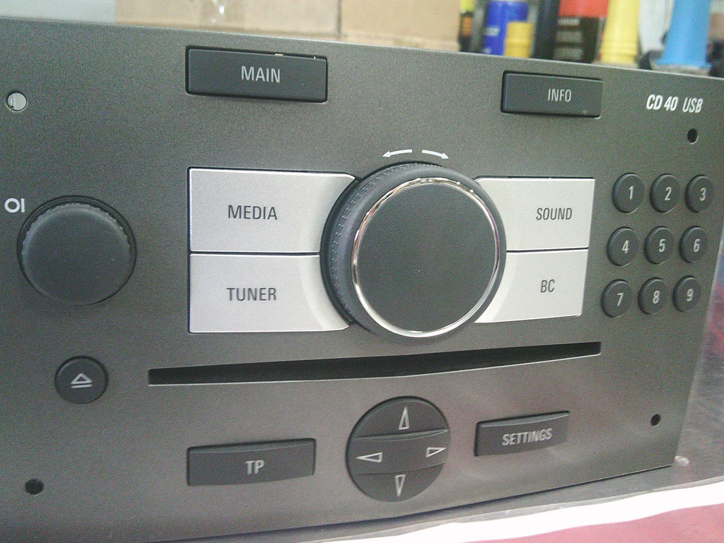 Holden CG Captiva Genuine Dash Radio Control Head Unit CD 6 Stacker New Part