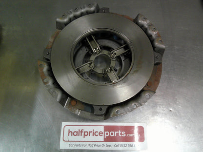 Isuzu SBR Series 12/Mitsubishi Fuso Genuine Clutch Kit With Bearing New Part