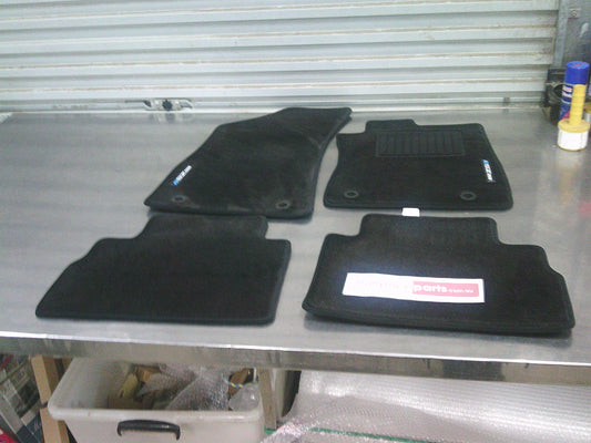 MG ZS EV Genuine Carpet Floor Mat Set Of 4 ( Black) New Part