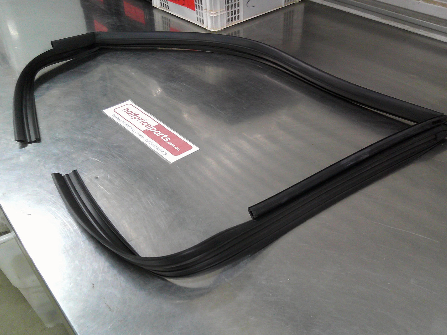 Holden CG Captiva Genuine Right Hand Front Upper Door Window Weather Strip New Part