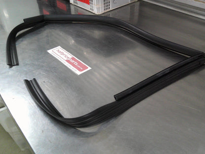 Holden CG Captiva Genuine Right Hand Front Upper Door Window Weather Strip New Part