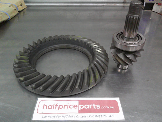 Isuzu FRR Truck Genuine Rear Final Drive Gear Set New Part